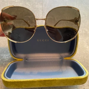 Gucci solglasögon - Helt nya! Nypris för 2 år sedan 4999 kr
