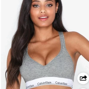 Calvin Klein bh - Superfin oanvänd Calvin Klein bh i fint skick! Säljer då den blivit för liten💕 skriv för frågor eller fler bilder!