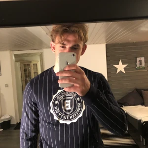 Bondelid tröja med mönster - Bra skick!