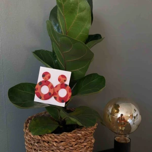  - Handgjorda örhängen av lera💞