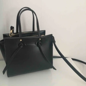  - Slutsåld väska ifrån zara 