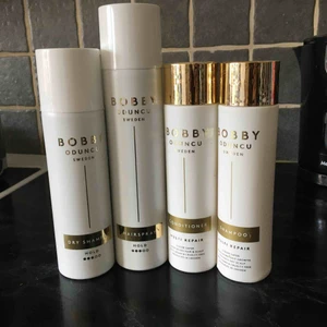  - Använt schampo och balsam. Resten har ja inte provat. Bobby är en känd b-kändis och säljer av sin serie en del. 