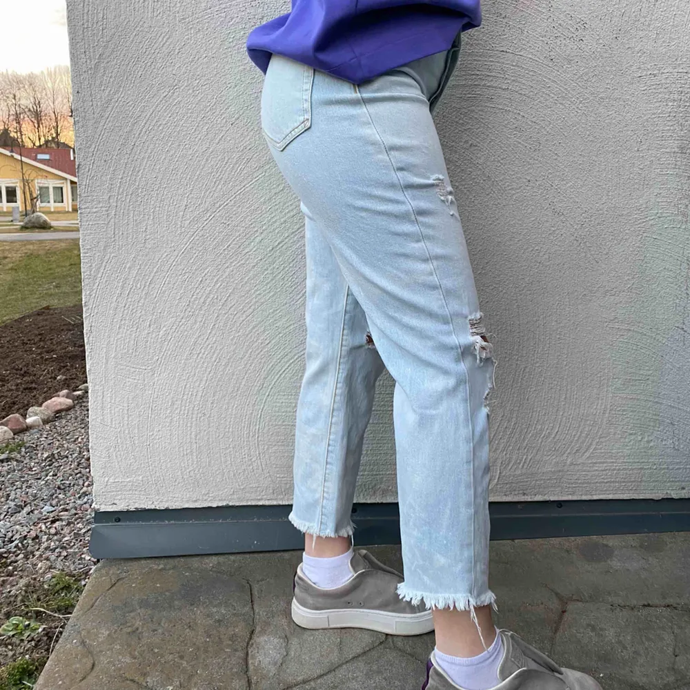 Såå snygga och trendiga jeans från lager 157, jätte cool färg!! Storlek Xs, i bra skick. Köparen står för frakt. Jeans & Byxor.
