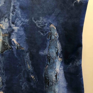  - Frakt 42kr, vet inte vilken storlek exakt men skulle säga XS dock är den i stretch ish material/tränings material