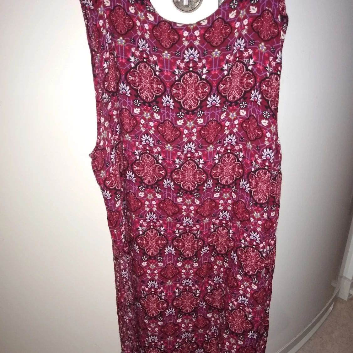 Ny söt blommig klänning