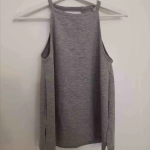  - Grå top, aldrig använd