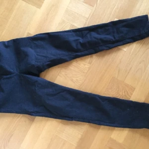  - Jeggings från HM, sparsamt använda!
