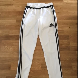  - Snygga byxor från adidas!!!!😀✨🖖🏼🙌🏼🙌🏼💕