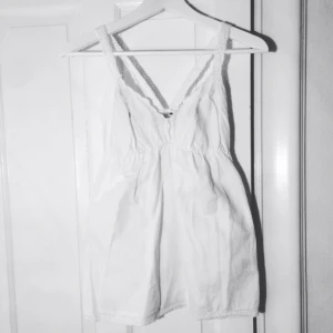  - Från bikbok, mer som en s!