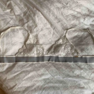  - Superfin bralette från Lindex storlek S 