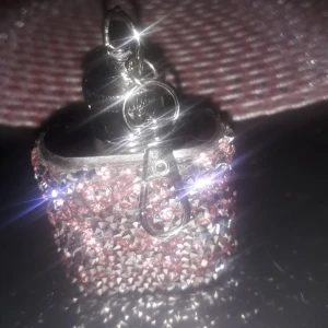  - Väsksmyke eller till nycklarna Oanv hårolja 