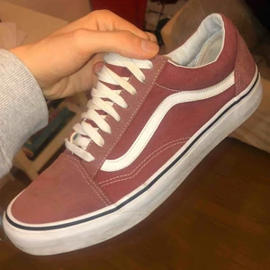  - Vans, vinröda, strl. 44,5 