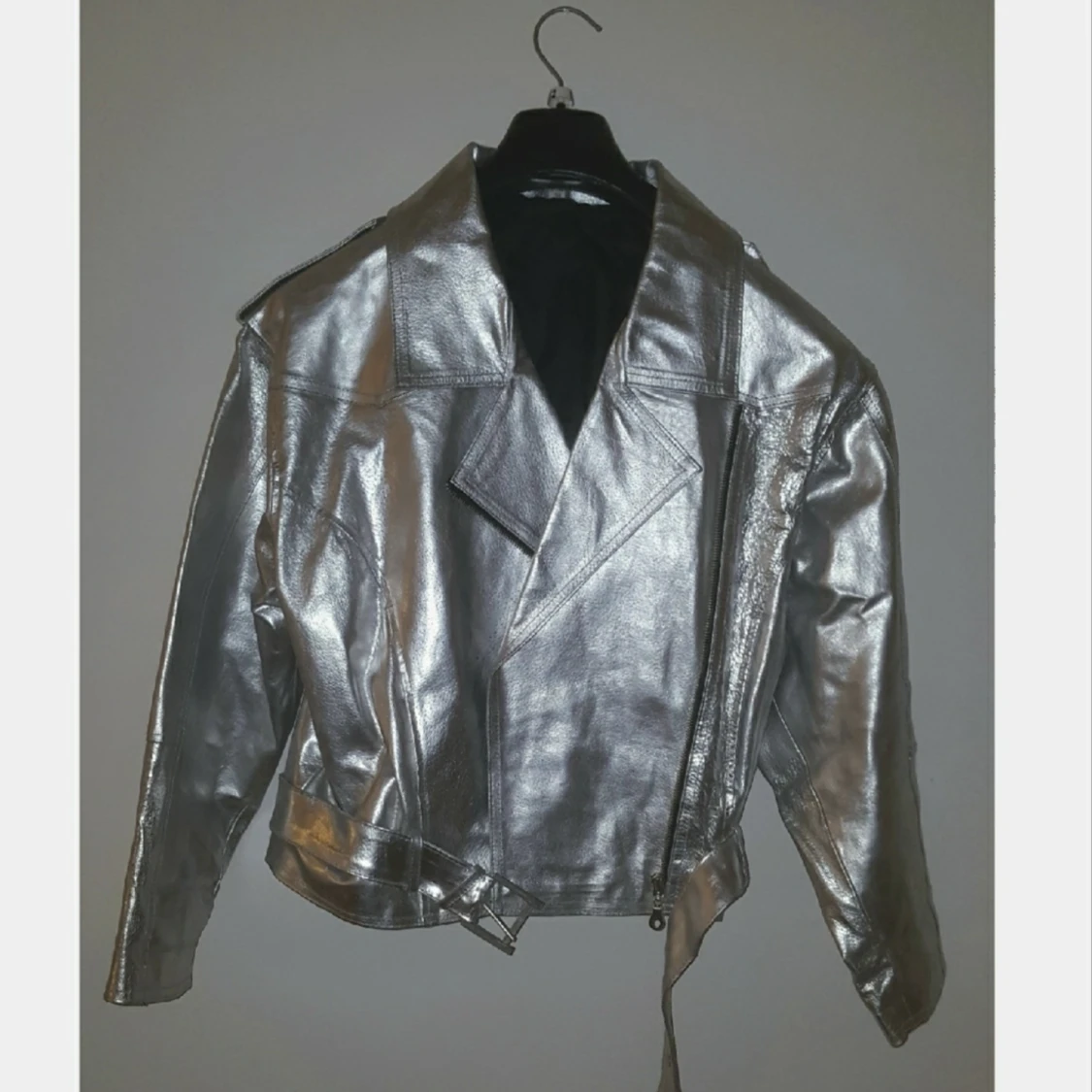 Skinnjacka i silver! 