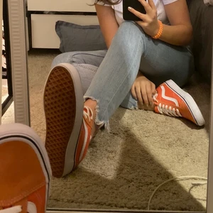 Vans - Ascoola orange/korall färgade Hansen. Storlek 37💕