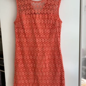 Klänning från Hollister  - Klänning från Hollister, använd ett fåtal gånger. Storlek 03/ small. Kan mötas upp eller skicka om du att för frakten :) 