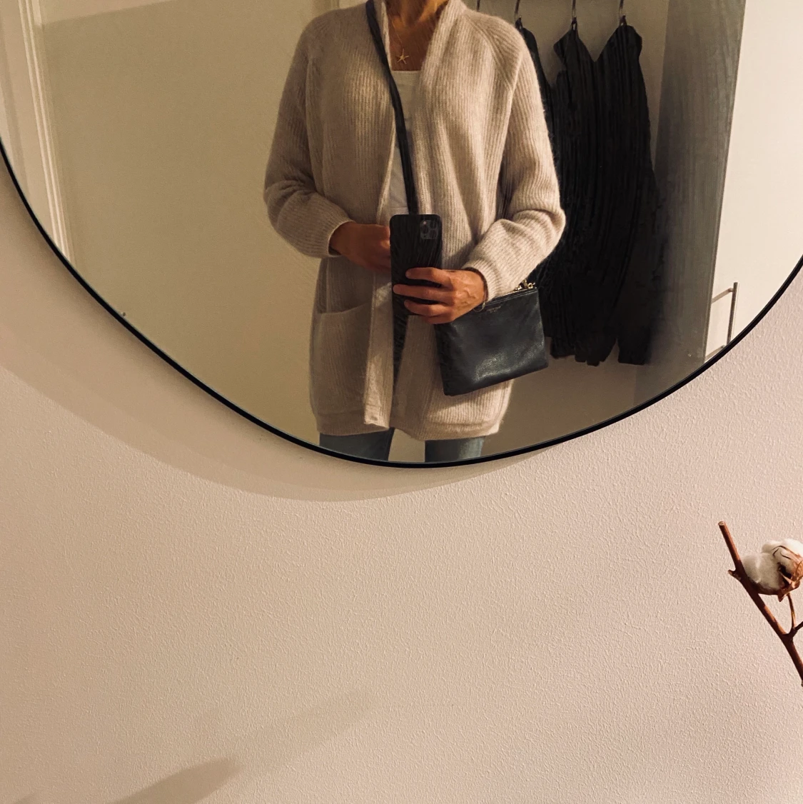 Axelväska/clutch från Henri Bendel - 91