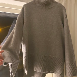 Tröja - Jääätteskön tröja från h&m, frakt 66kr spårbar