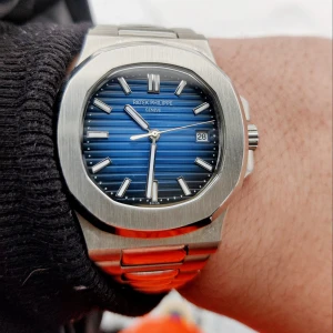 Patek Phillipe klocka - Automatisk. Pris 1400 kr allt på bilden medföljer. Skickas spårbart med PostNord.