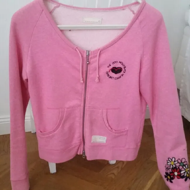 Rosa oddmolly tröja i storlek 1. I mycket fin skick.
. Hoodies.