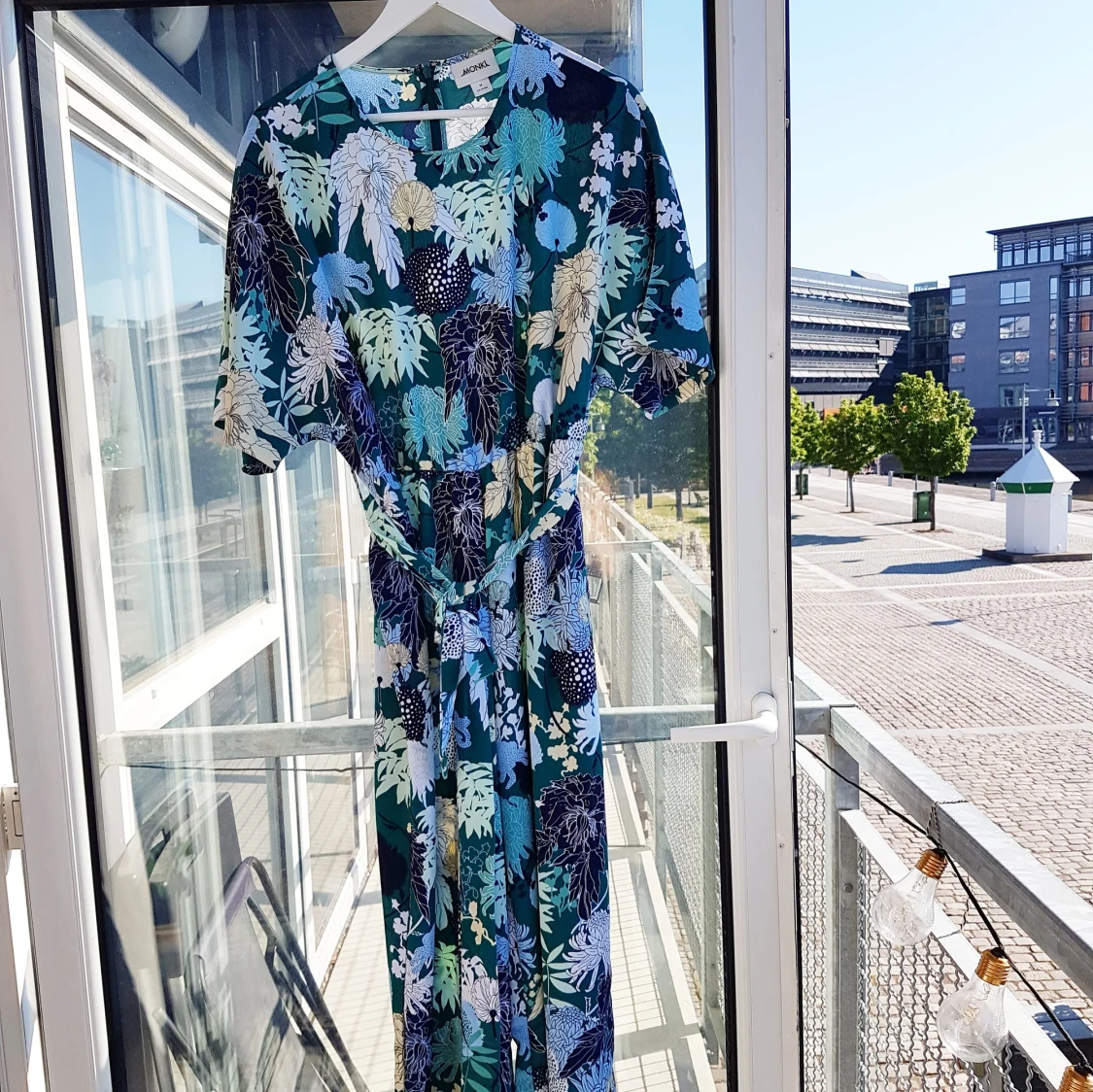 Blommigt mönstrad byxdress /  jumpsuit - 91