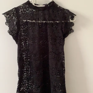 Toppar  - Frakt tillkommer!😍😍