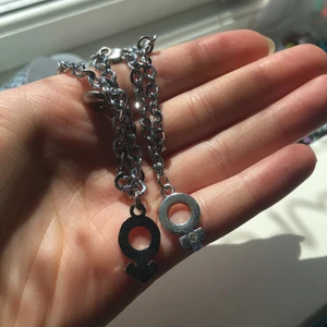 Couple armband - Superfina couple armband! Super gulliga och båda för 100kr inkluderad frakt! Om dem inte säljs innan onsdag så tas dem ner🌸 passa på