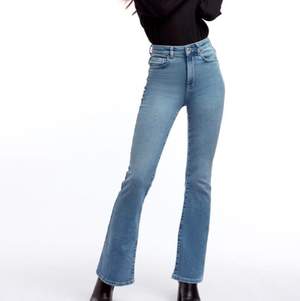 Fina jeans från ginatricot. Originalpriset är 400, men säljer för 150, köparen betalar frakten 