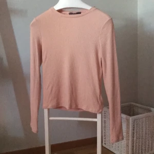 Rosa topp - Fint skick då den aldrig är använd Stl M