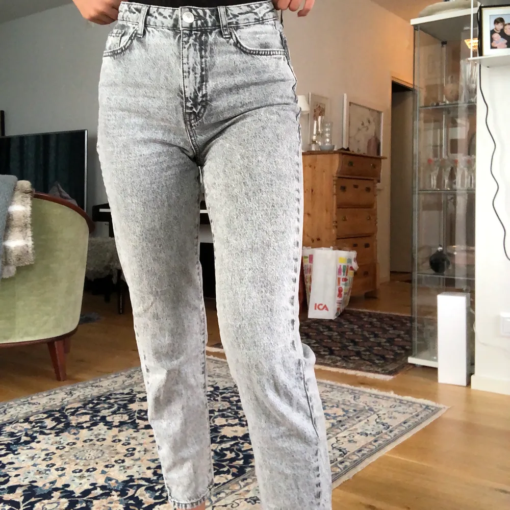 Endast använda fåtal gånger då de är en aning för korta på mig som är 171cm. Jeans & Byxor.