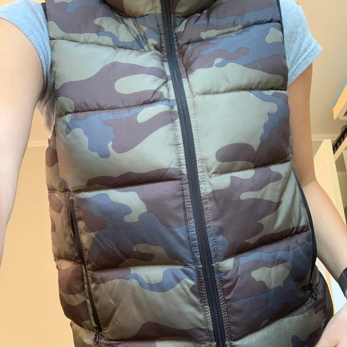 Gap camo puffer jacket  - 90