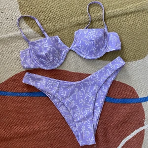 Bikini - Ljuslila bikini, aldrig använd endast provad! Står storlek L i den men skulle säga att den passar mer till en M. 