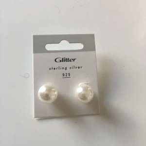 Stora pärlörhängen - Jätte eleganta, stora pärlörhängen från glitter🌸