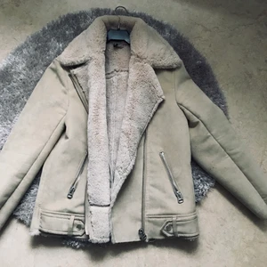 Höst jacka - En fin höst/vår jacka, storlek 32