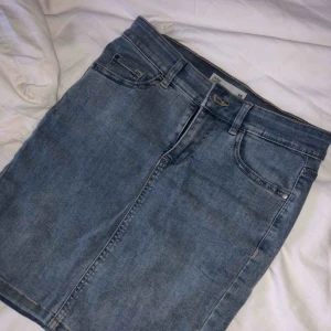  - Fin kjol som sitter tajt