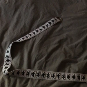 Kappaskärp - Säljer mitt insprinsip oanvända kappaskärp. Burken nedkommer! Köpt för 250 kr Fraktar (köparen står för frak 63kr) 