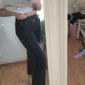 Momjeans - Momjeans från Gina Tricot i strl 34.