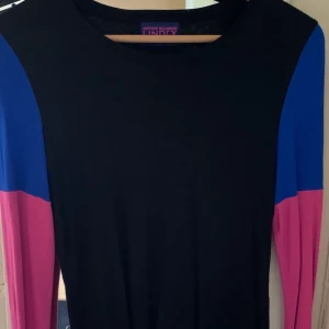 Tröja - Tröja från Matthew Wiliamson X Lindex. Aldrig använd. 