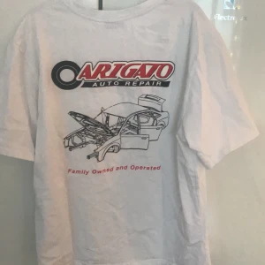 Axel Arigato T Shirt - Cond 9/10. Kan mötas i sthlm men går också att frakta👍storleken är M men lite oversize