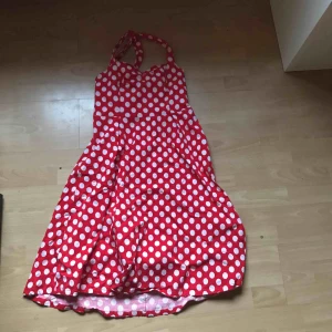  - Säljer min rockabilly klänning i storlek m, endast använd 1 gång