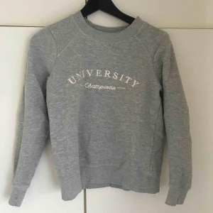  - Tröja från Gina i bra skick, storlek XS