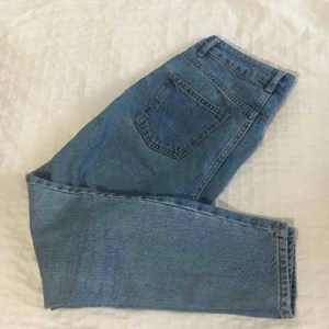  - 👖 Topshop MOM jeans (petite). W26 (66 cm) L28 (71 cm) 👖