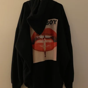Playboy hoodie - Från missguided. Sparsamt använd, strl 38 men väldigt oversize 🥰💕