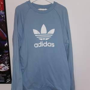 Säljer en sweatshirt från Adidas som inte kommer till användning längre. Plagget är i stl XL och väldigt bra skick. Skriv om intresserad :) 