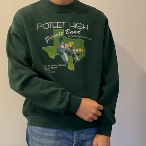 90’s vintage sweater - 90’s vintage sweater, bra vintage skick i storlek M ⚡️ bud från 500, säljes Direkt för 600 (+ frakt 63 kronor) 