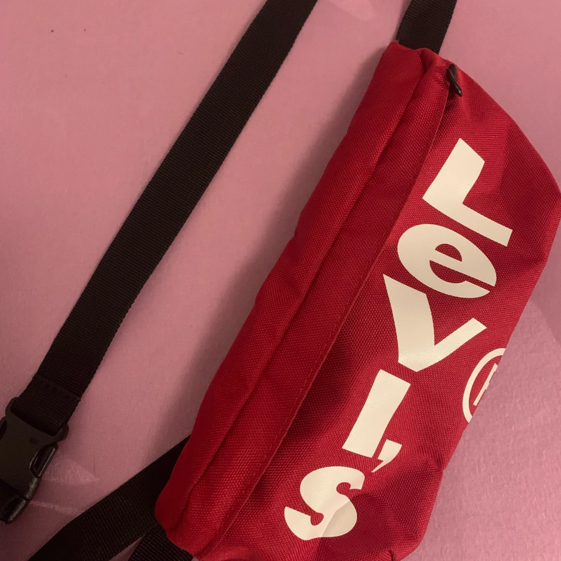 Levis midjeväska - 91