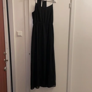 Långklänning - Fin långklänning som fortfarande är i fint skick 