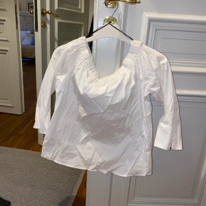 Zara, off-shoulder blus - Vit off-shoulder blus från Zara