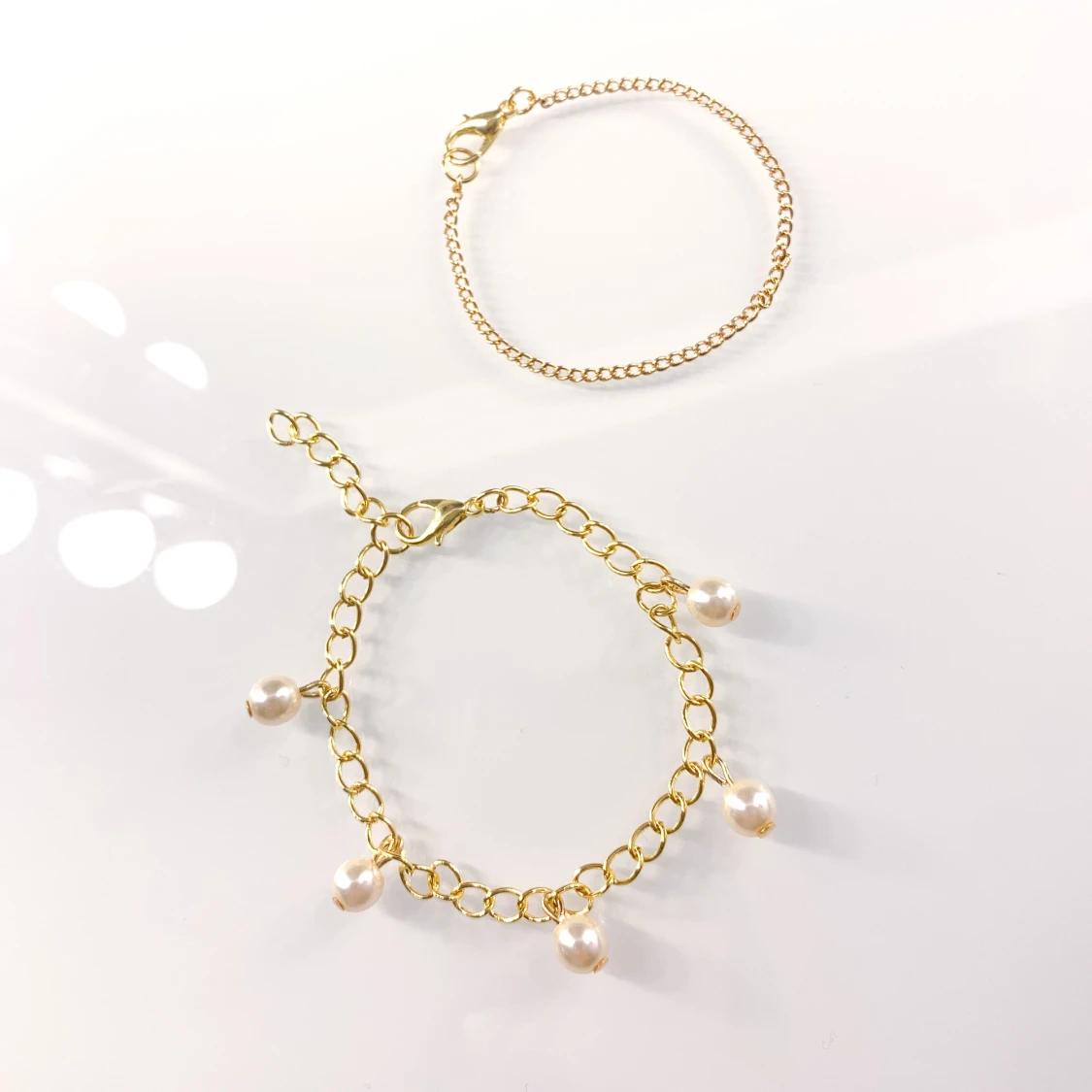 Guldiga armband🌟 - 90