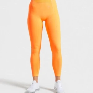 Träningstights - Storlek S, säljer då de inte kommer till använding. Frakt är inkluderat!