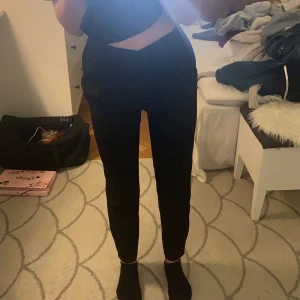 kostymbyxor - superfina kostymbyxor från h&m, säljer då jag har ett par andra, frakt tillkommer🥰